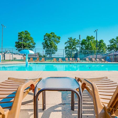 Lofty Retreat & Paradise Pointe Branson Bagian luar foto