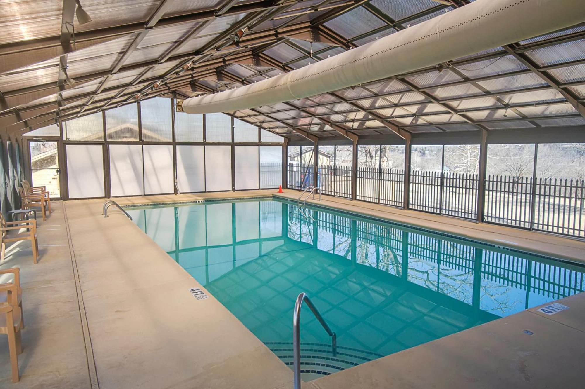 Lofty Retreat & Paradise Pointe Branson Ruang foto