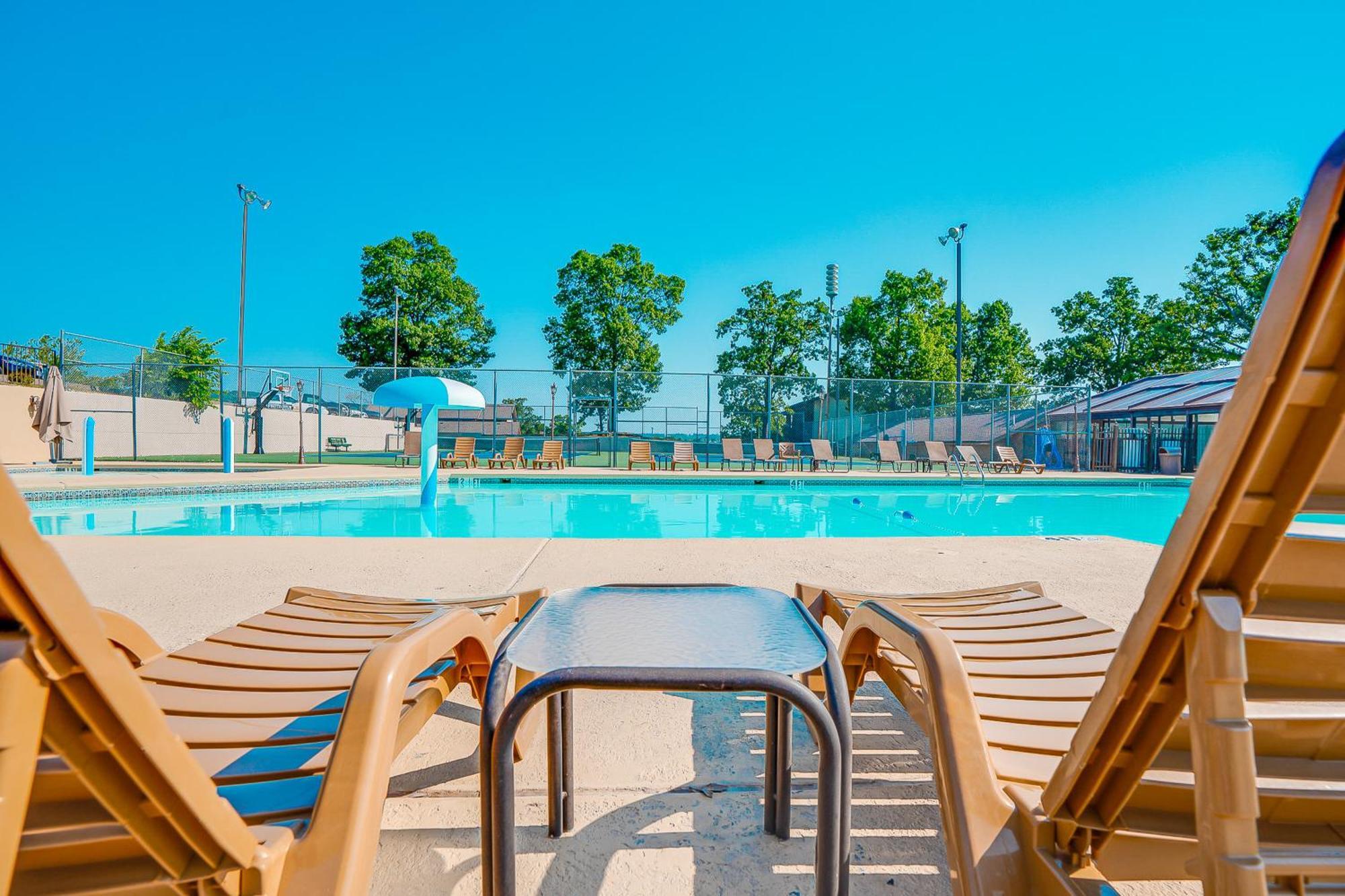 Lofty Retreat & Paradise Pointe Branson Bagian luar foto
